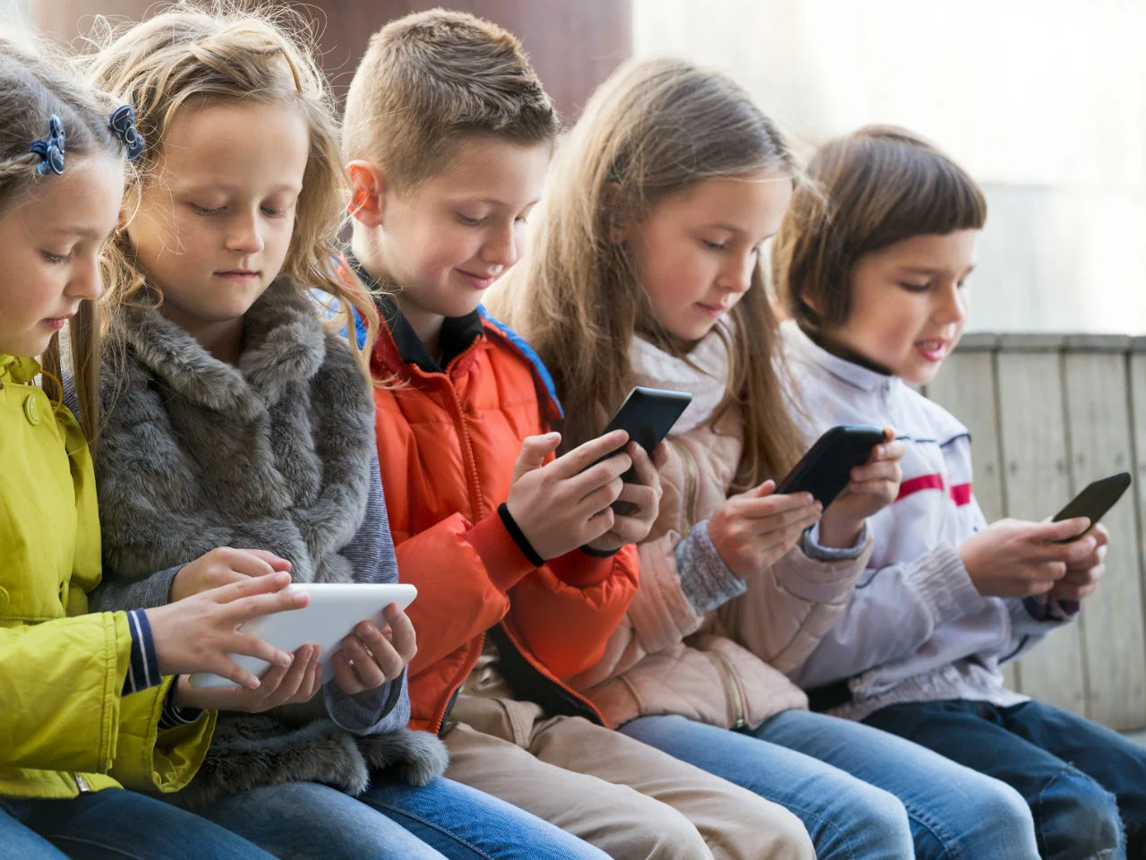 Smartphones και Παιδιά: Οδηγός για τους Έλληνες Γονείς